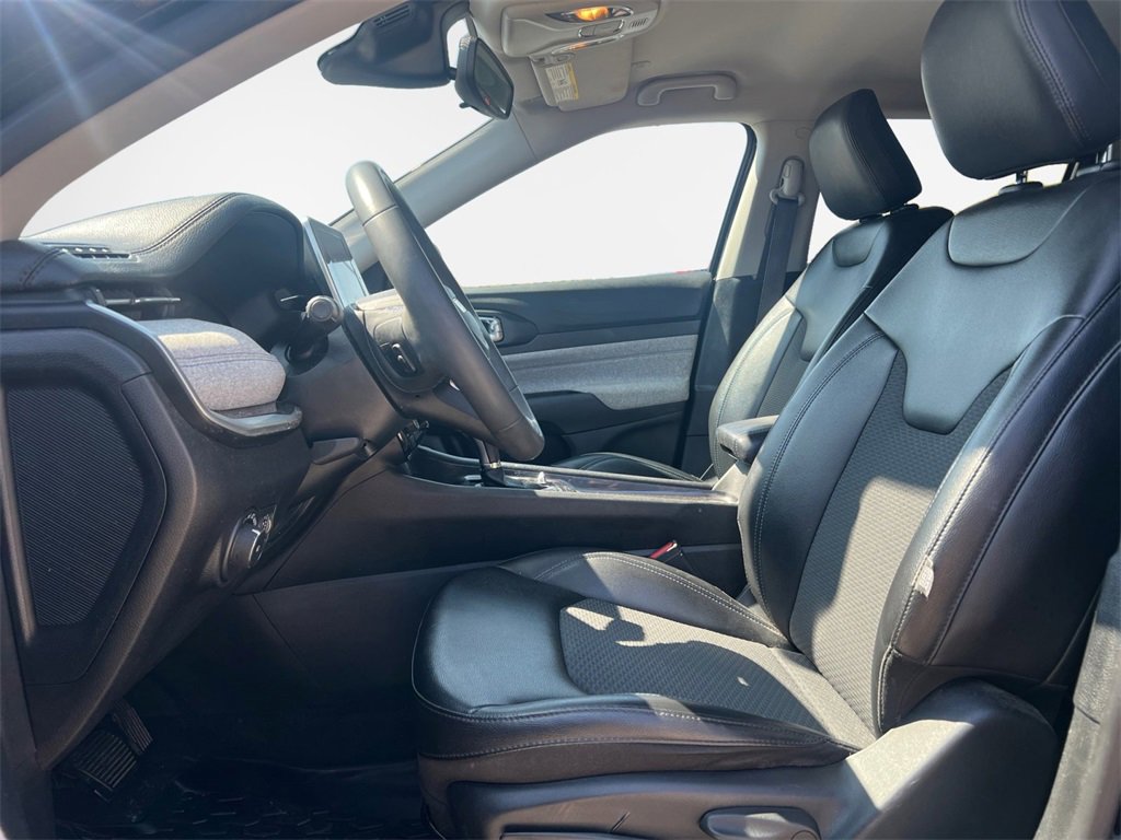 Used 2022 Jeep Compass Latitude image 11