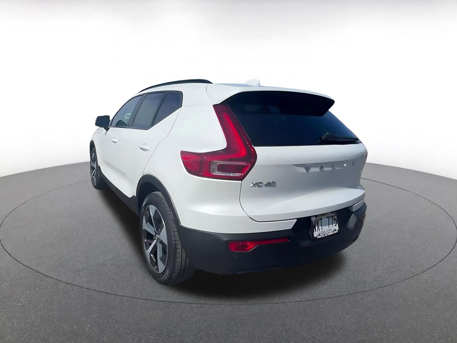 Used 2024 Volvo XC40 B5 Core AWD/4WD image 11