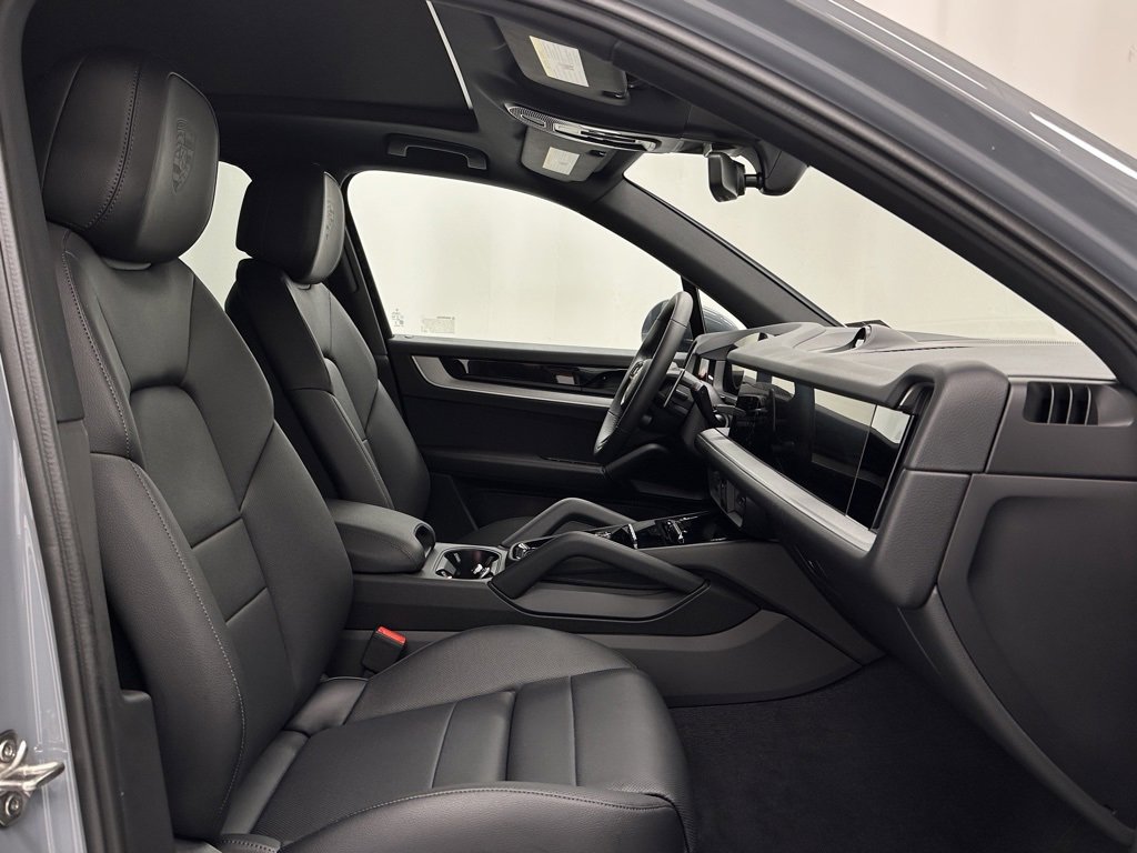 Used 2025 Porsche Cayenne E-Hybrid image 18