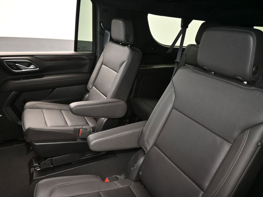 Used 2024 Chevrolet Suburban Z71 image 40