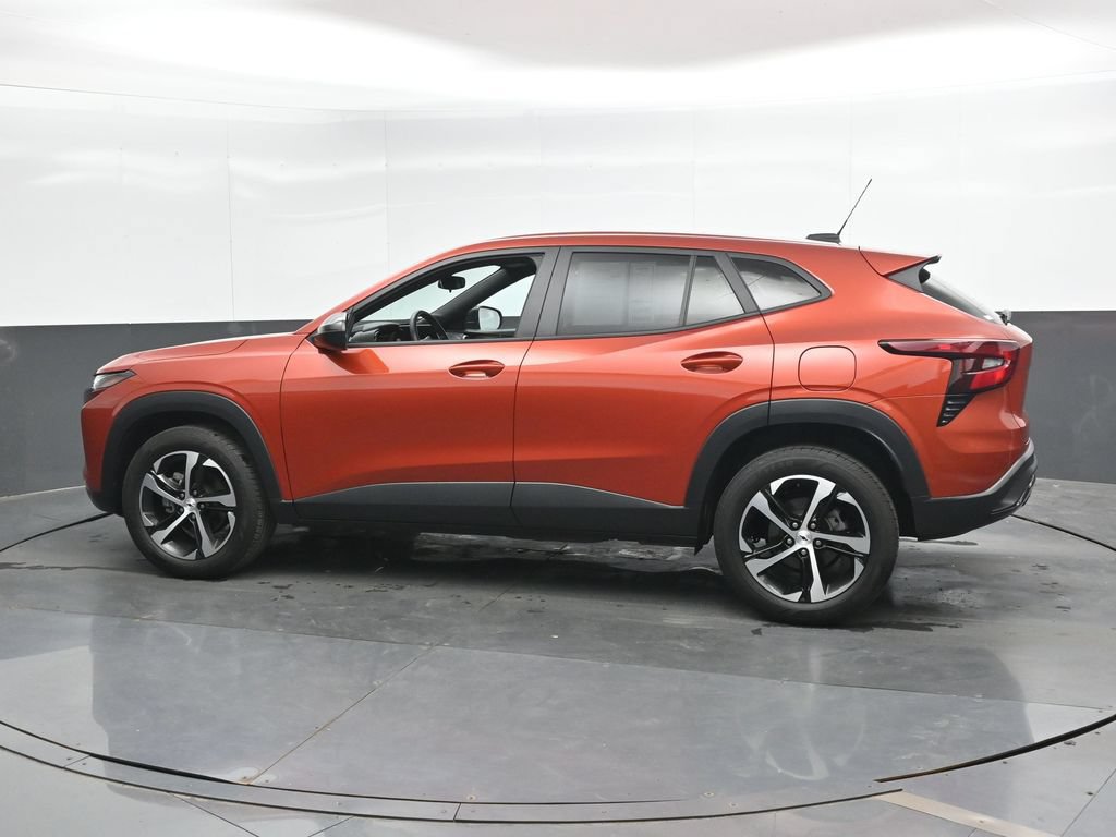 Used 2024 Chevrolet Trax RS FWD image 8