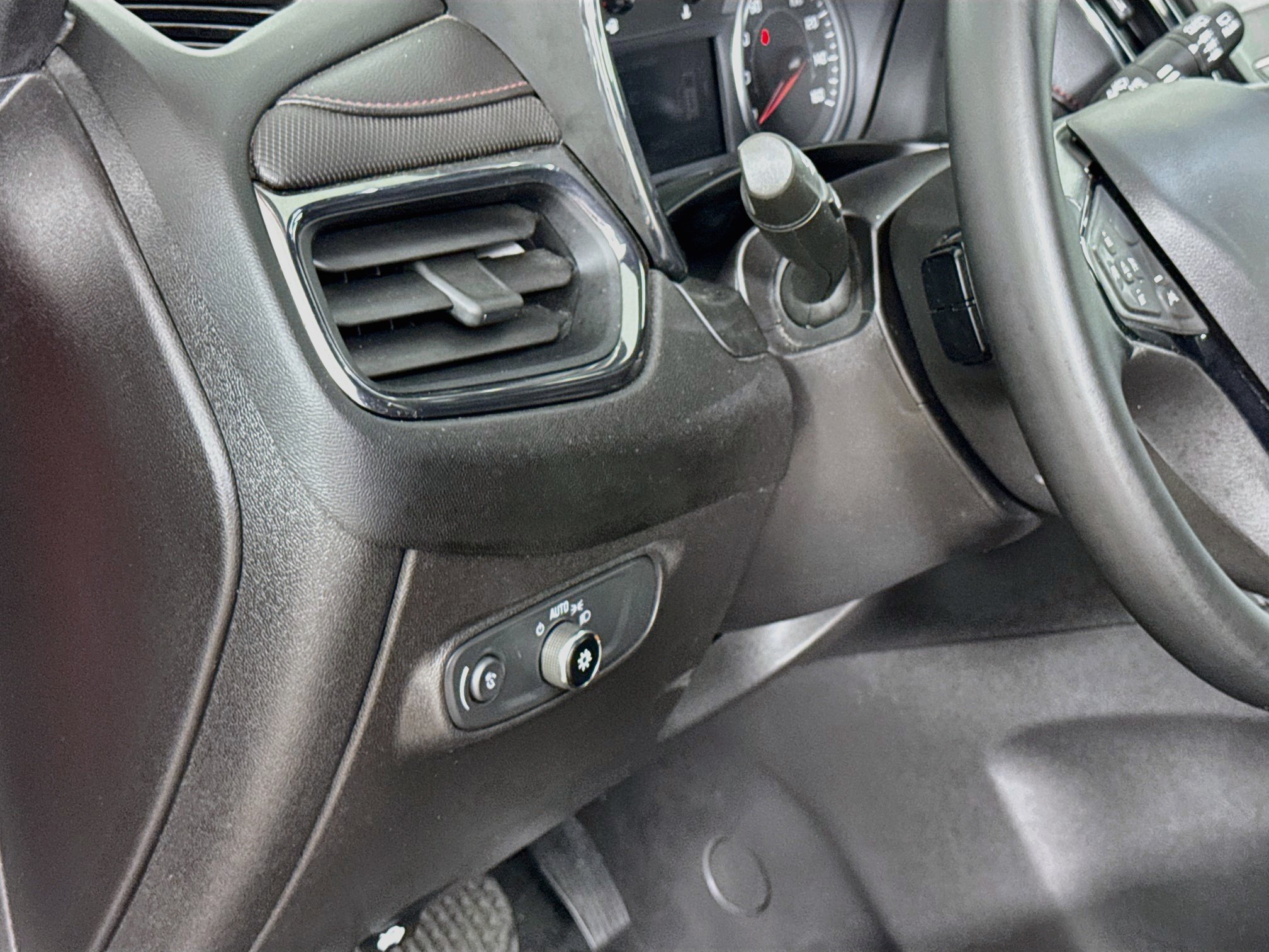 Used 2024 Chevrolet Equinox RS w/ LPO, Cargo Package FWD image 12