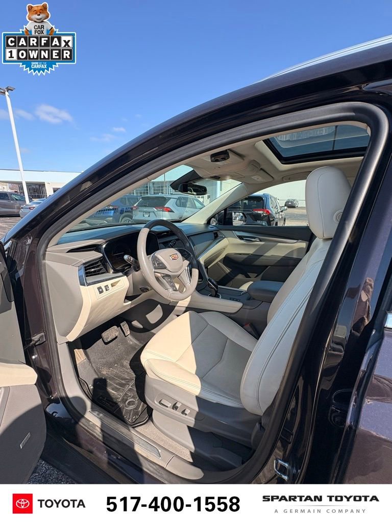 Used 2018 Cadillac XT5 Luxury w/ Driver Awareness Package image 12