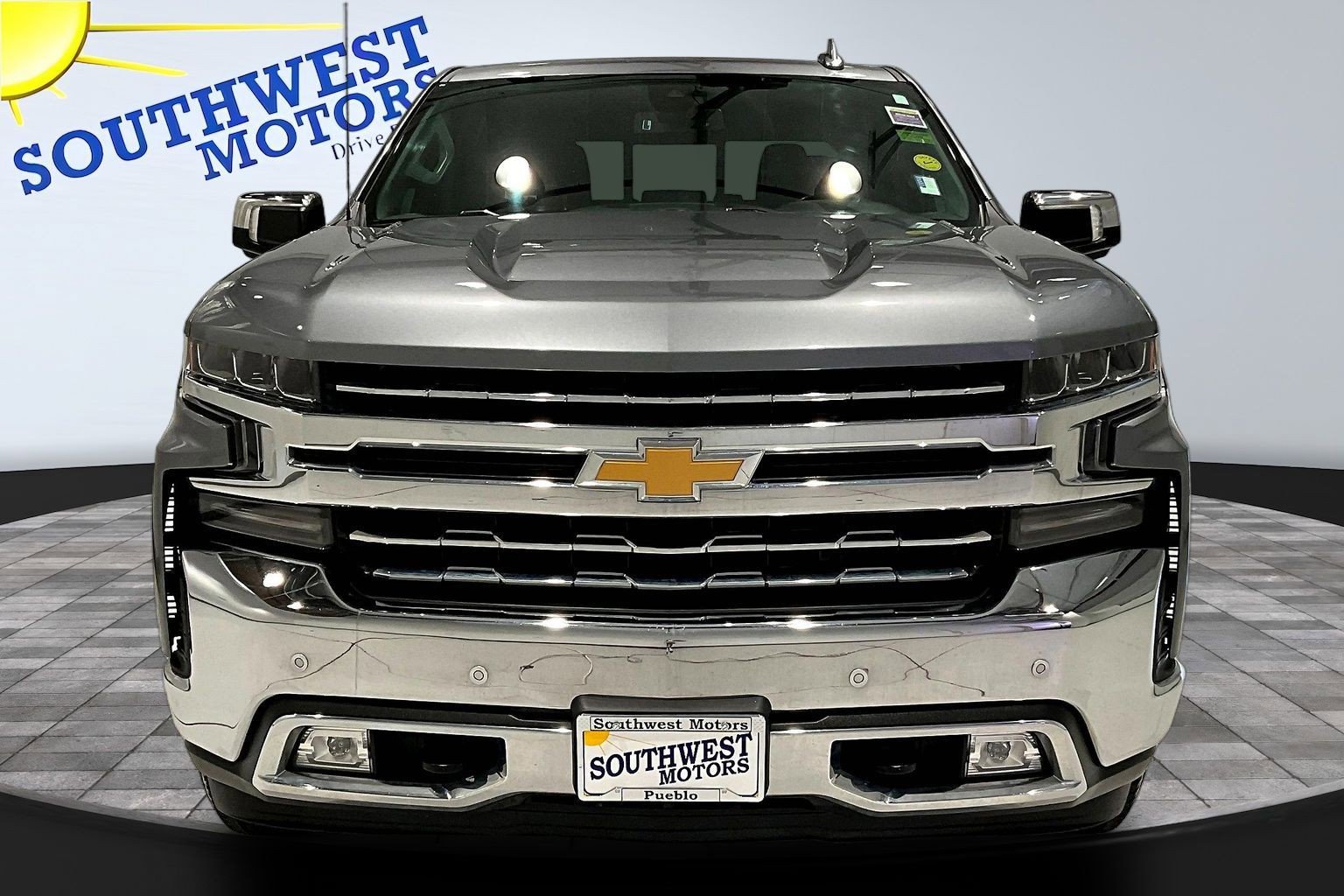 Used 2022 Chevrolet Silverado 1500 LTZ w/ LTZ Premium Package AWD/4WD image 2