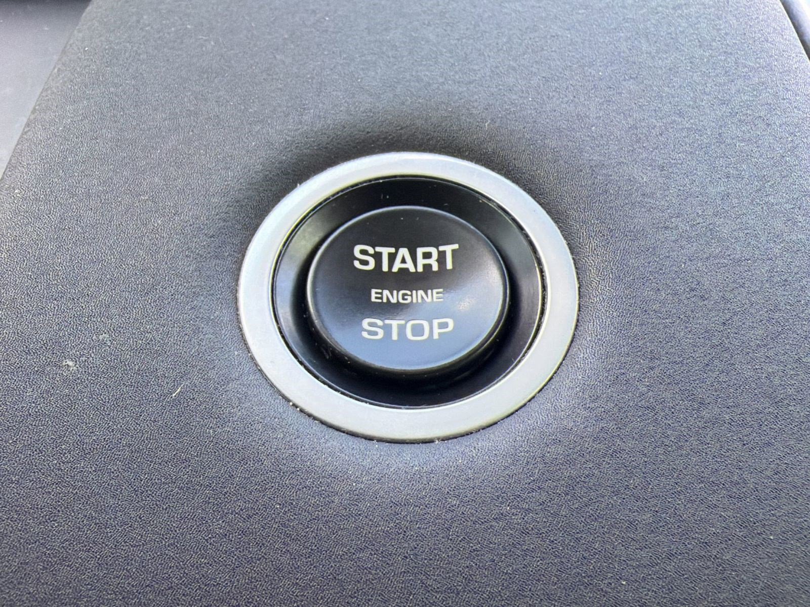 Used 2020 Land Rover Discovery Sport S image 24