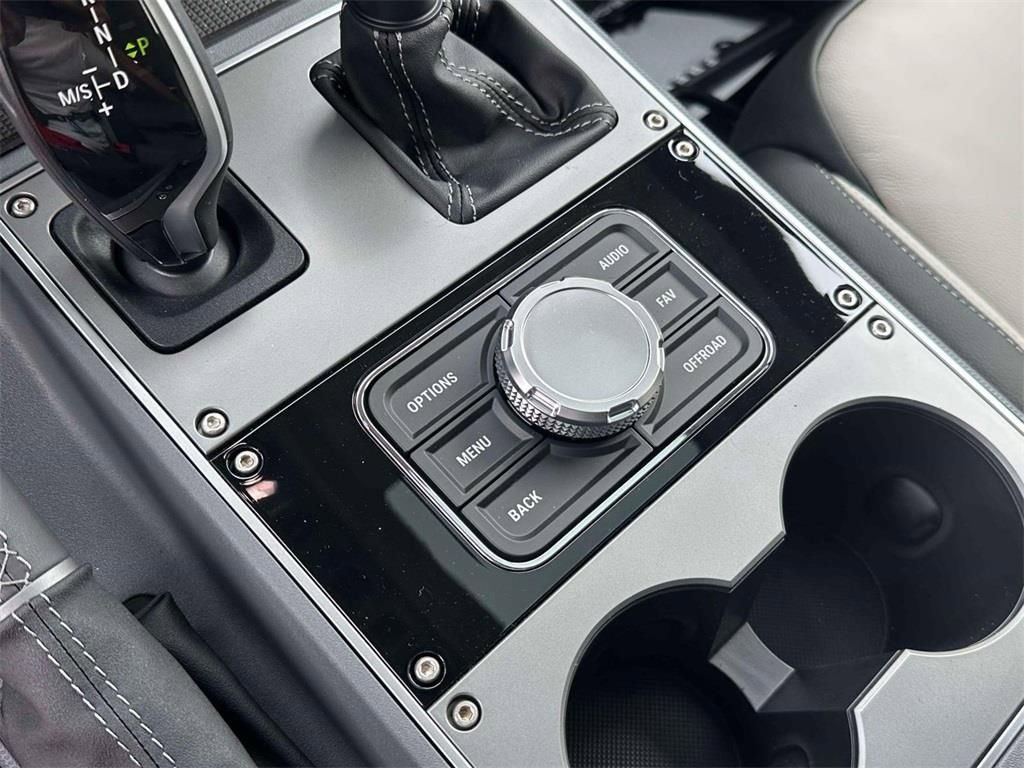 Used 2025 INEOS Grenadier Fieldmaster Edition image 32