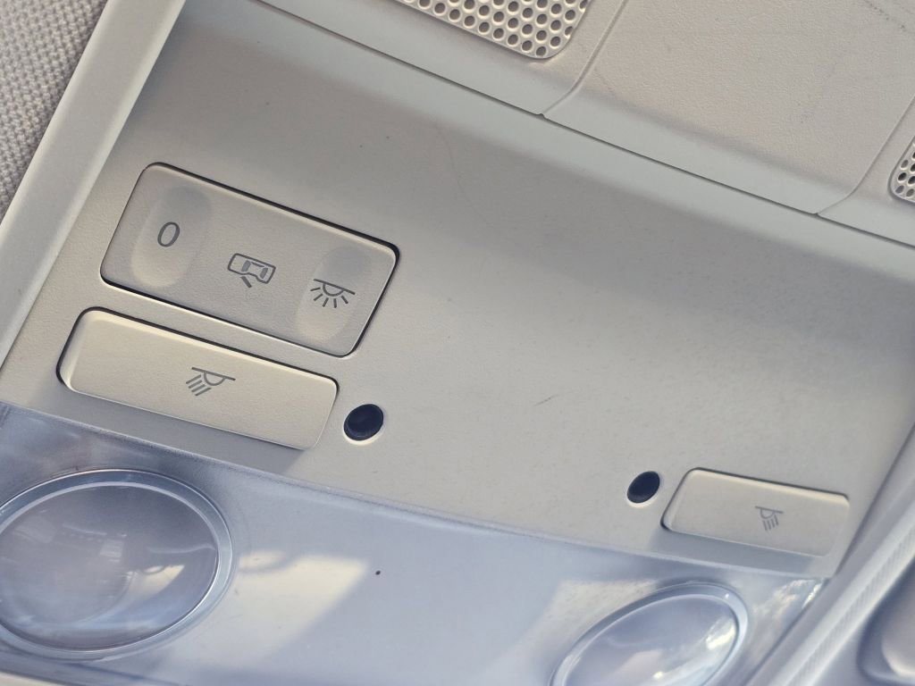 Used 2008 Volkswagen Rabbit S image 14