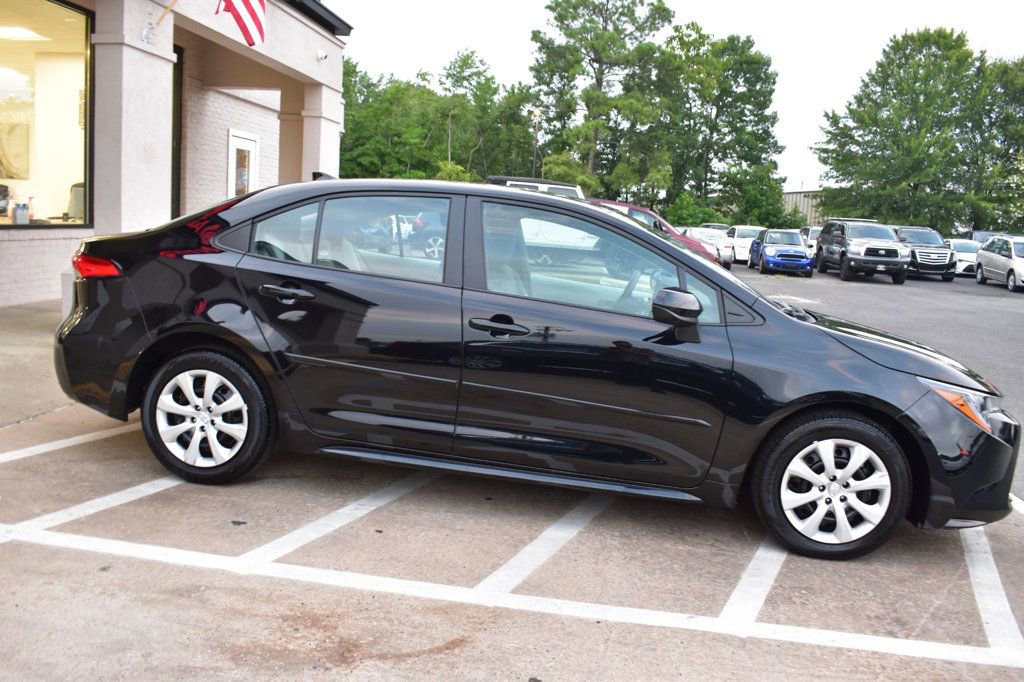 Used 2025 Toyota Corolla LE image 6