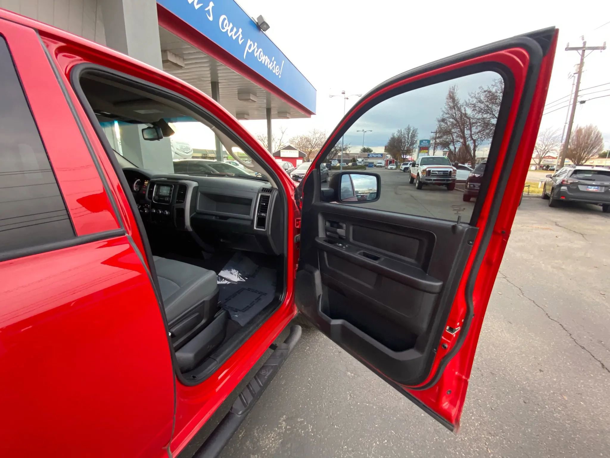 Used 2015 RAM 1500 Express image 28