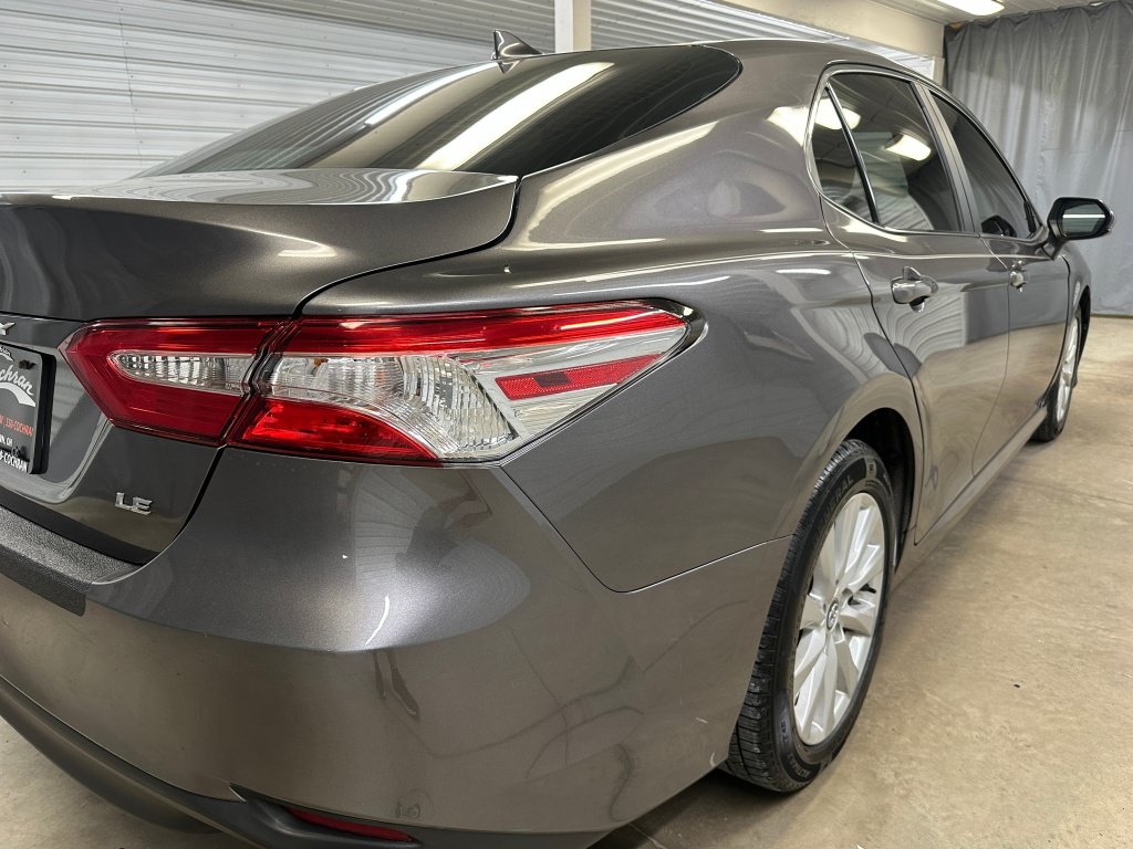 Used 2020 Toyota Camry LE FWD image 22