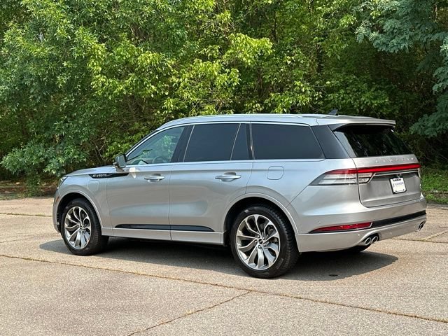 Used 2021 Lincoln Aviator Grand Touring w/ Elements Package Plus AWD/4WD image 3