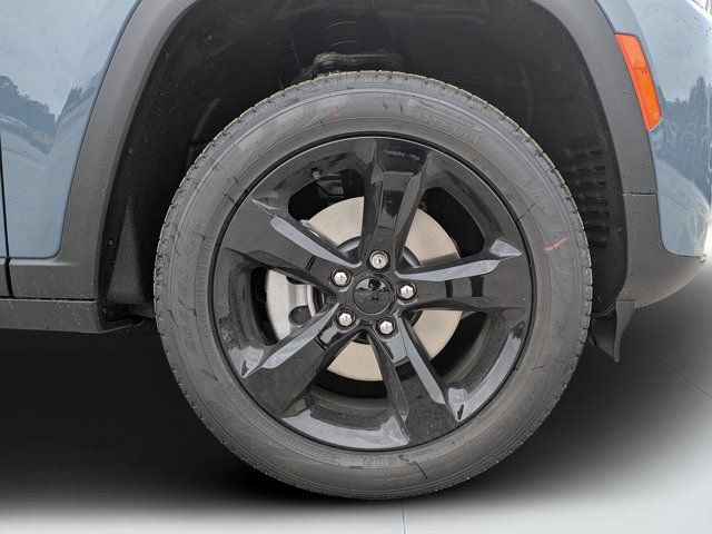 New 2026 Jeep Grand Cherokee L Limited w/ Limited Altitude Package RWD image 10