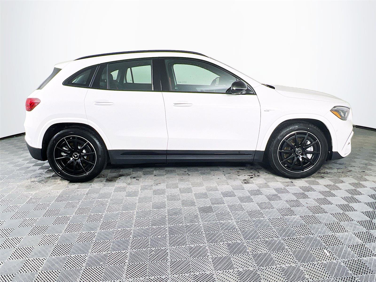 New 2026 Mercedes-Benz GLA 35 AMG 4MATIC image 7