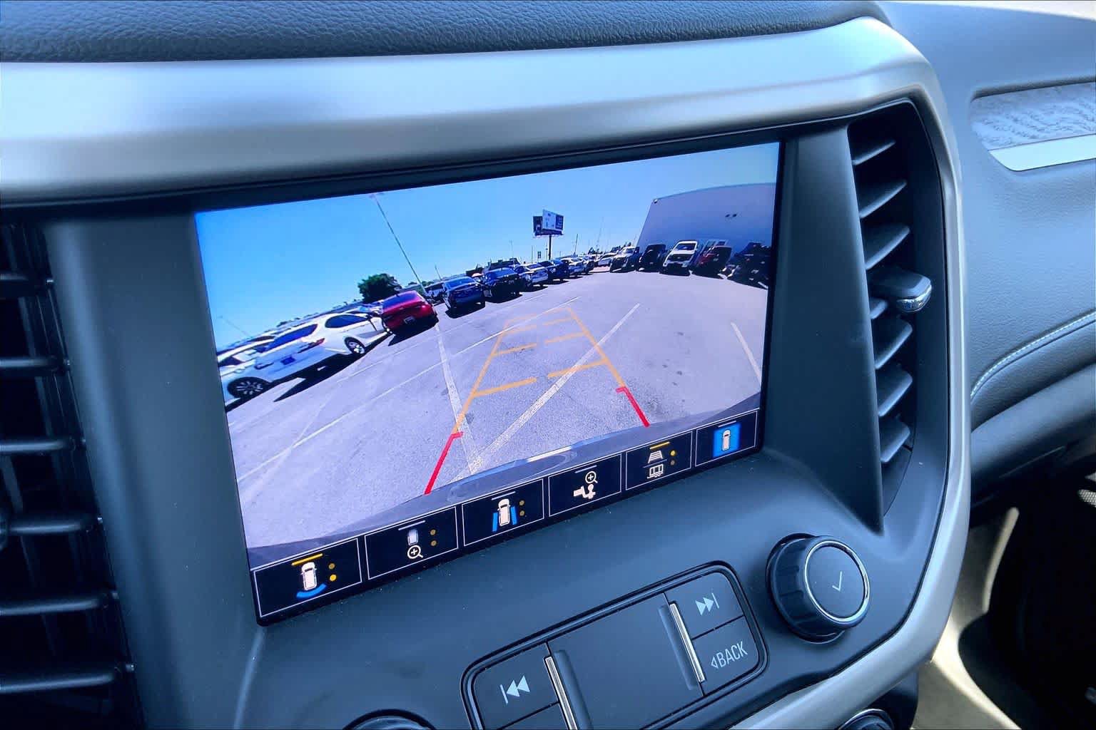 Used 2022 GMC Acadia Denali w/ Denali Ultimate Package AWD/4WD image 26