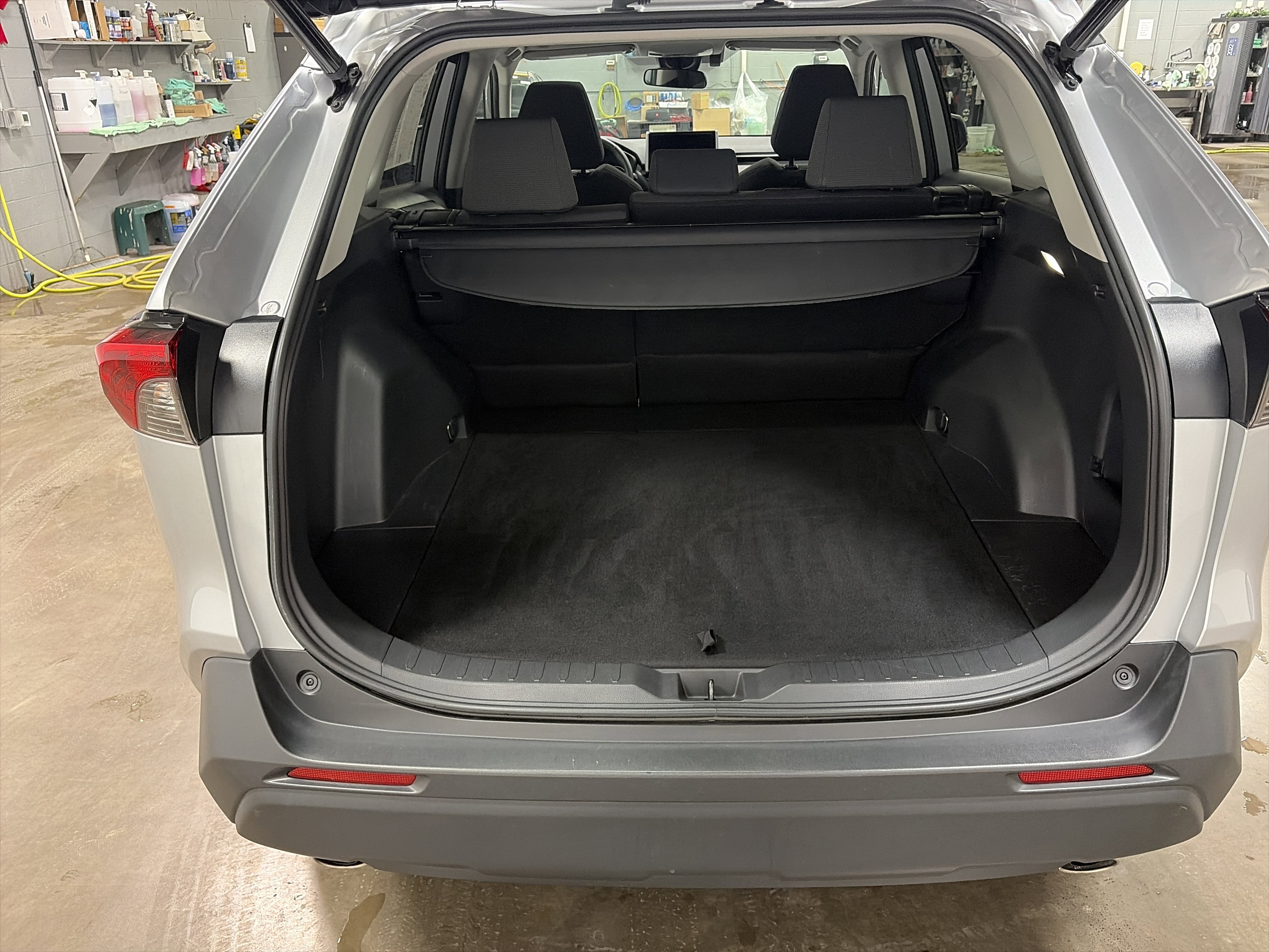 Used 2023 Toyota RAV4 XLE image 28