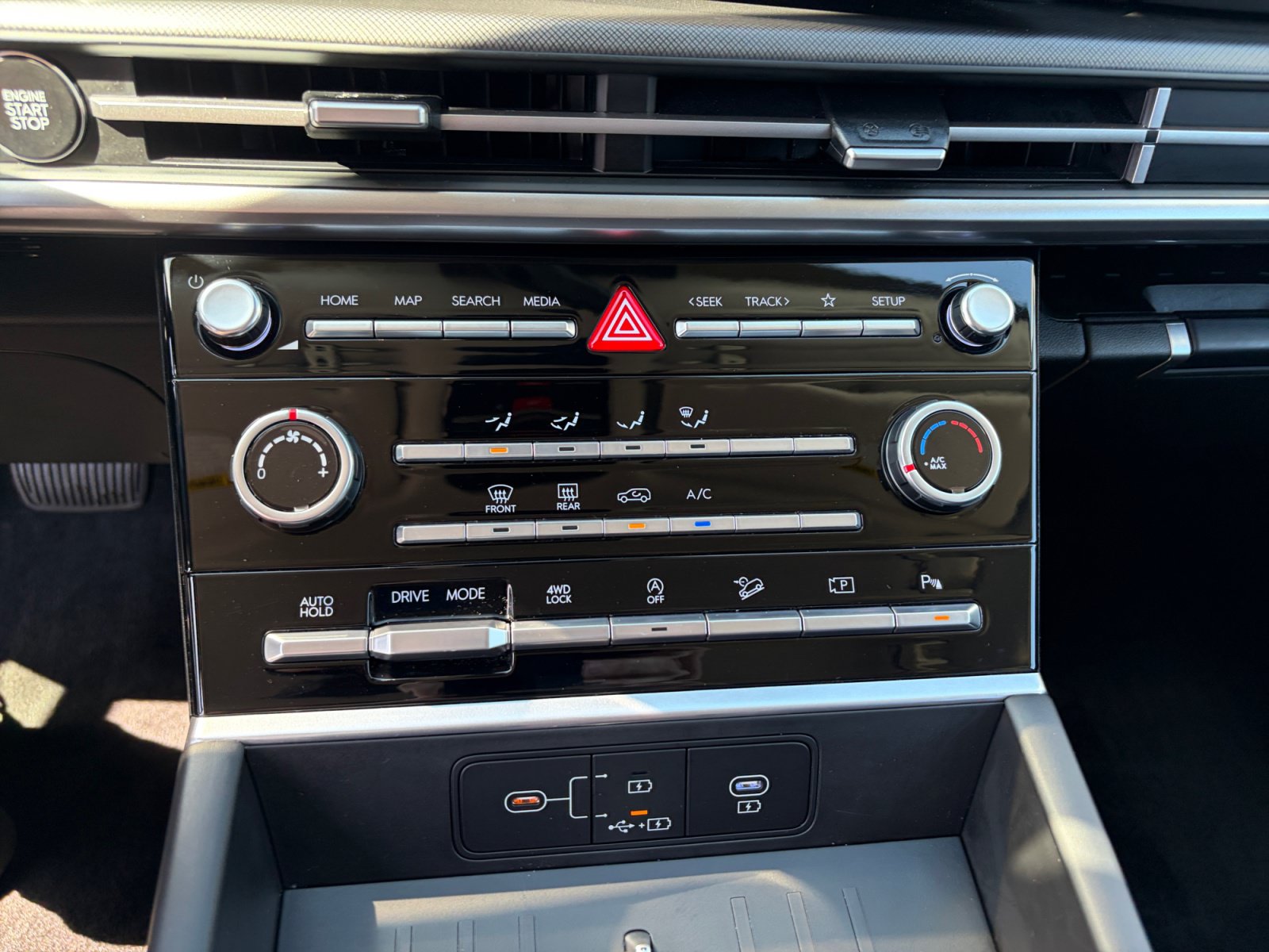 Certified 2025 Hyundai Santa Fe SE AWD/4WD image 29
