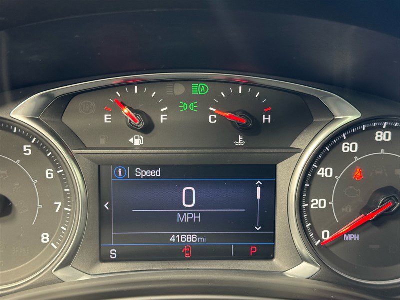 Used 2022 GMC Terrain SLE w/ Driver Convenience Package image 16