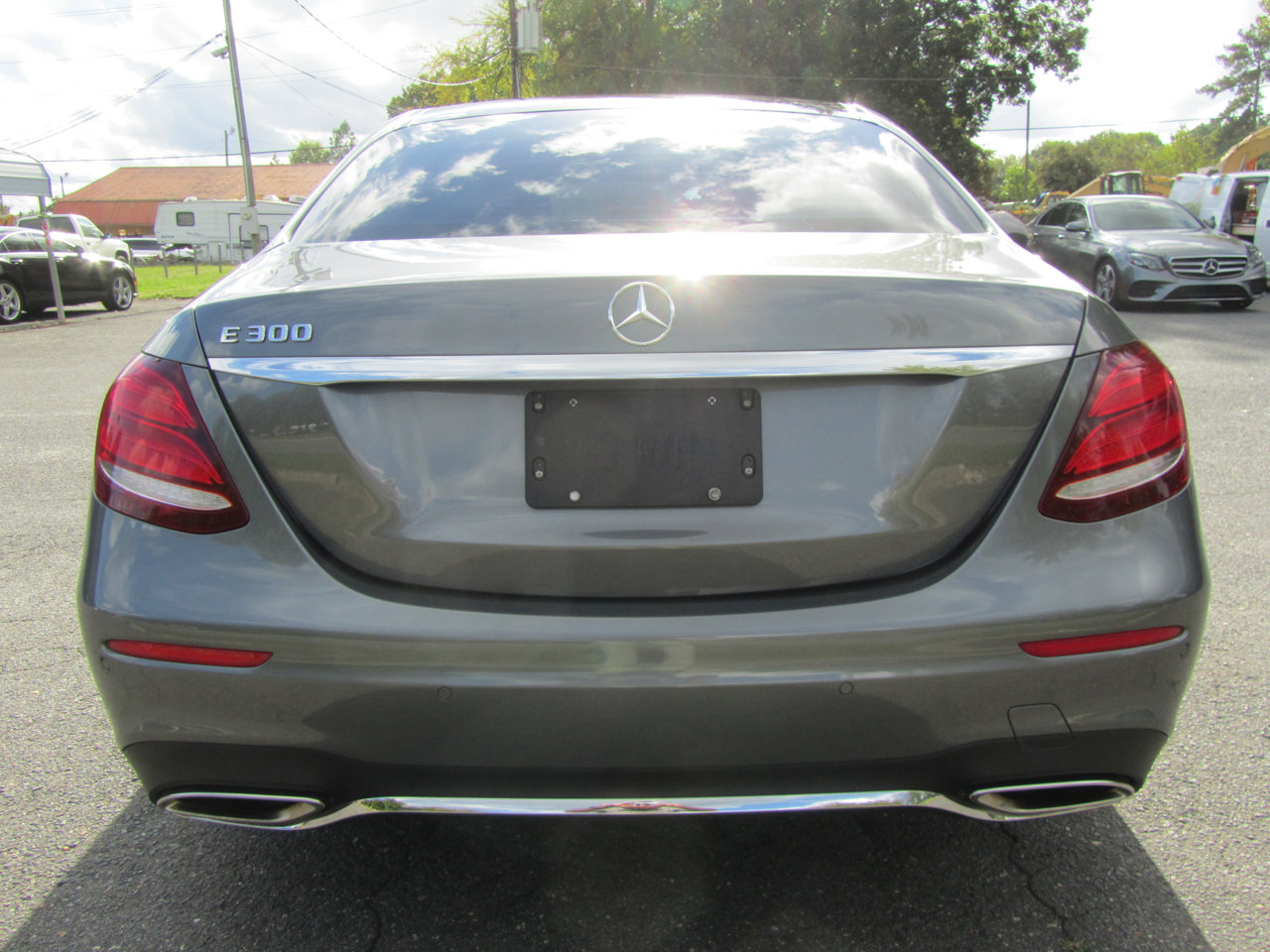 Used 2017 Mercedes-Benz E 300 image 9