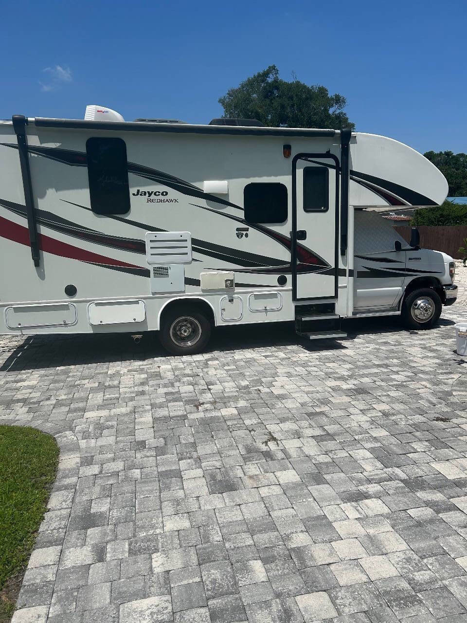 Used 2017 Ford E-450 and Econoline 450 Super Duty w/ Motorhome Prep Package image 3