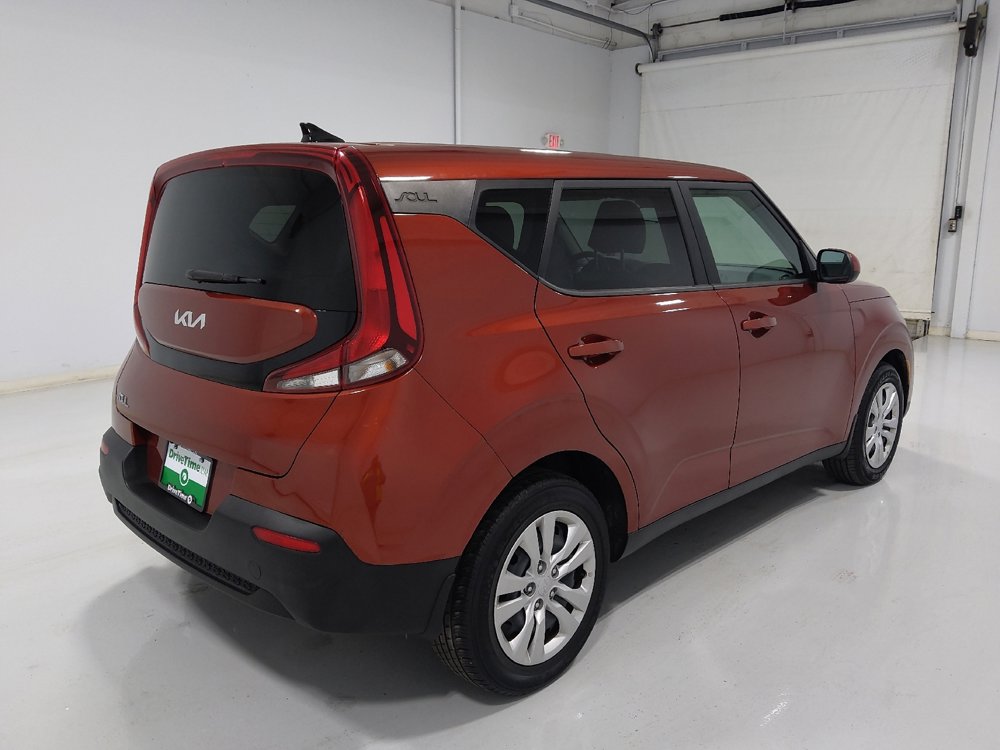 Used 2022 Kia Soul LX image 9