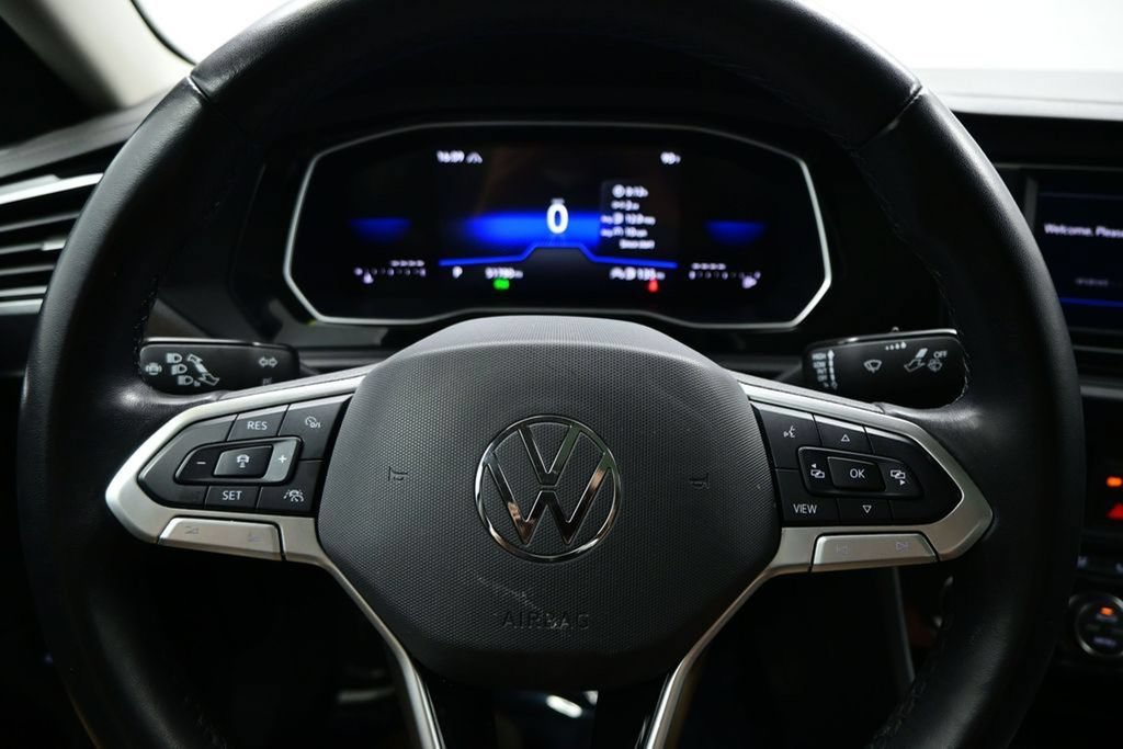 Used 2024 Volkswagen Jetta SE FWD image 16