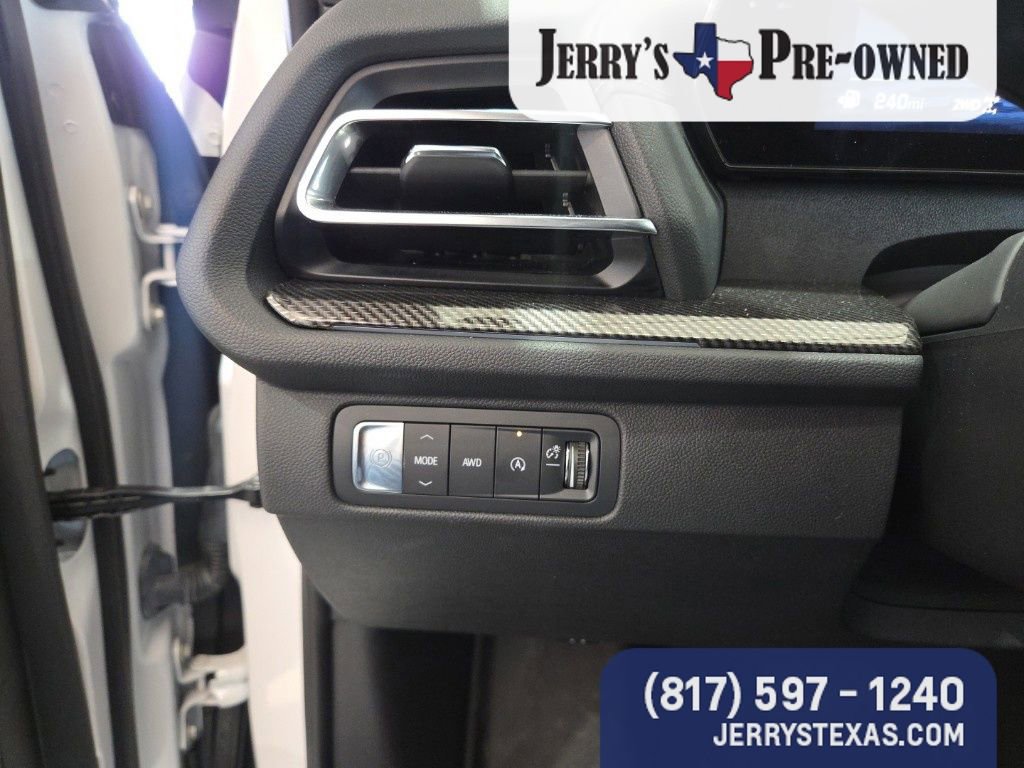 Used 2025 Chevrolet Traverse High Country AWD/4WD image 13