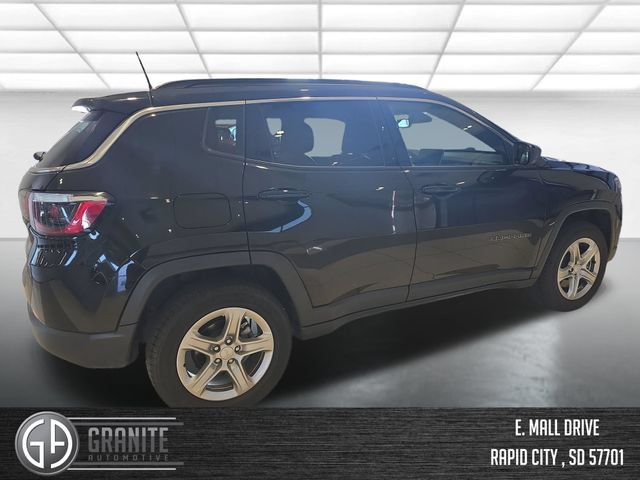 Used 2024 Jeep Compass Latitude AWD/4WD image 6
