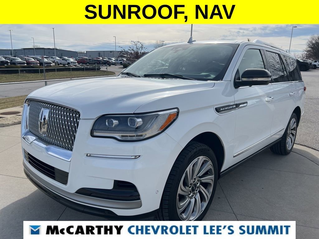 Used 2023 Lincoln Navigator Reserve image 4