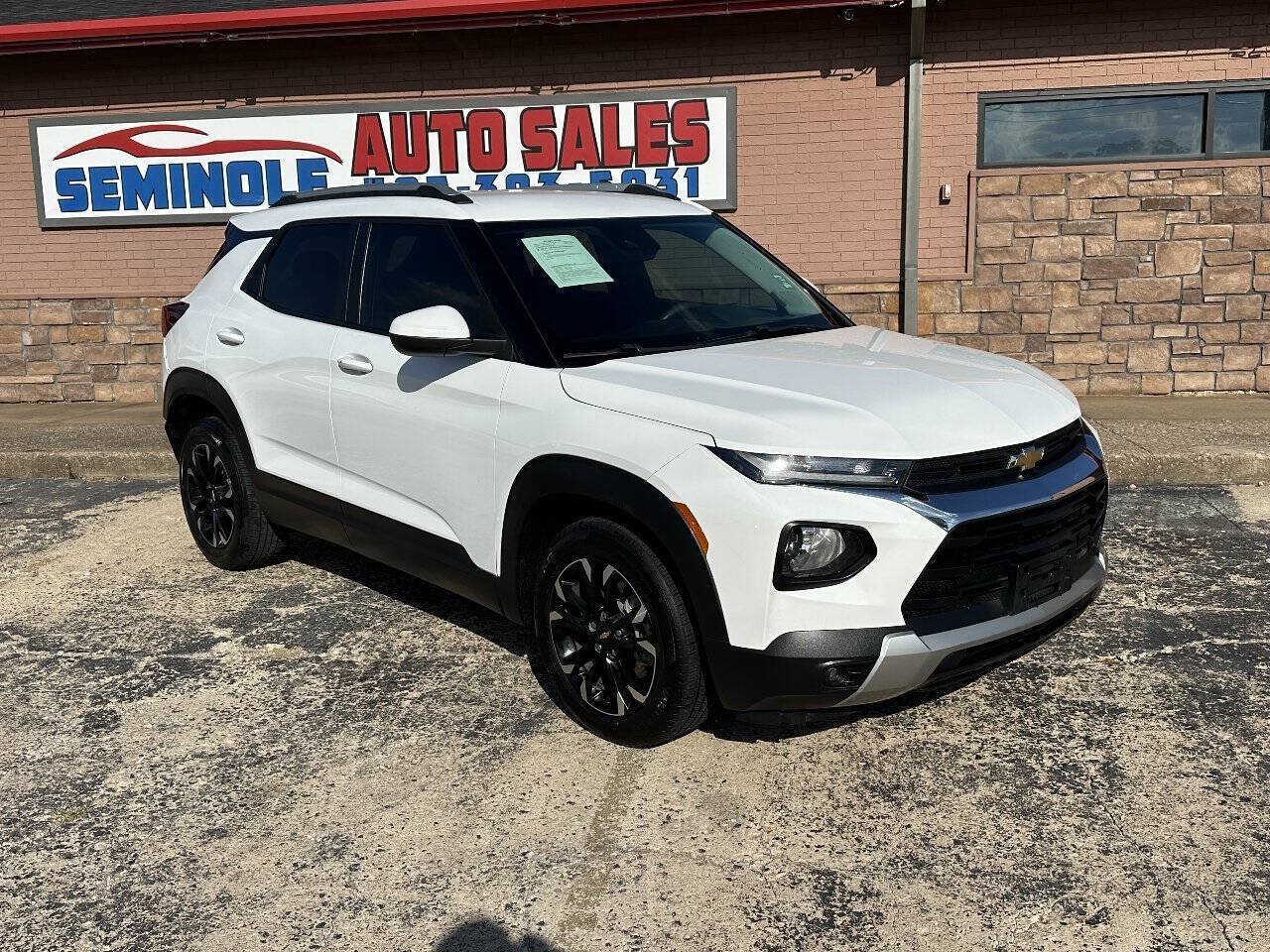 Used 2022 Chevrolet TrailBlazer LT FWD image 1