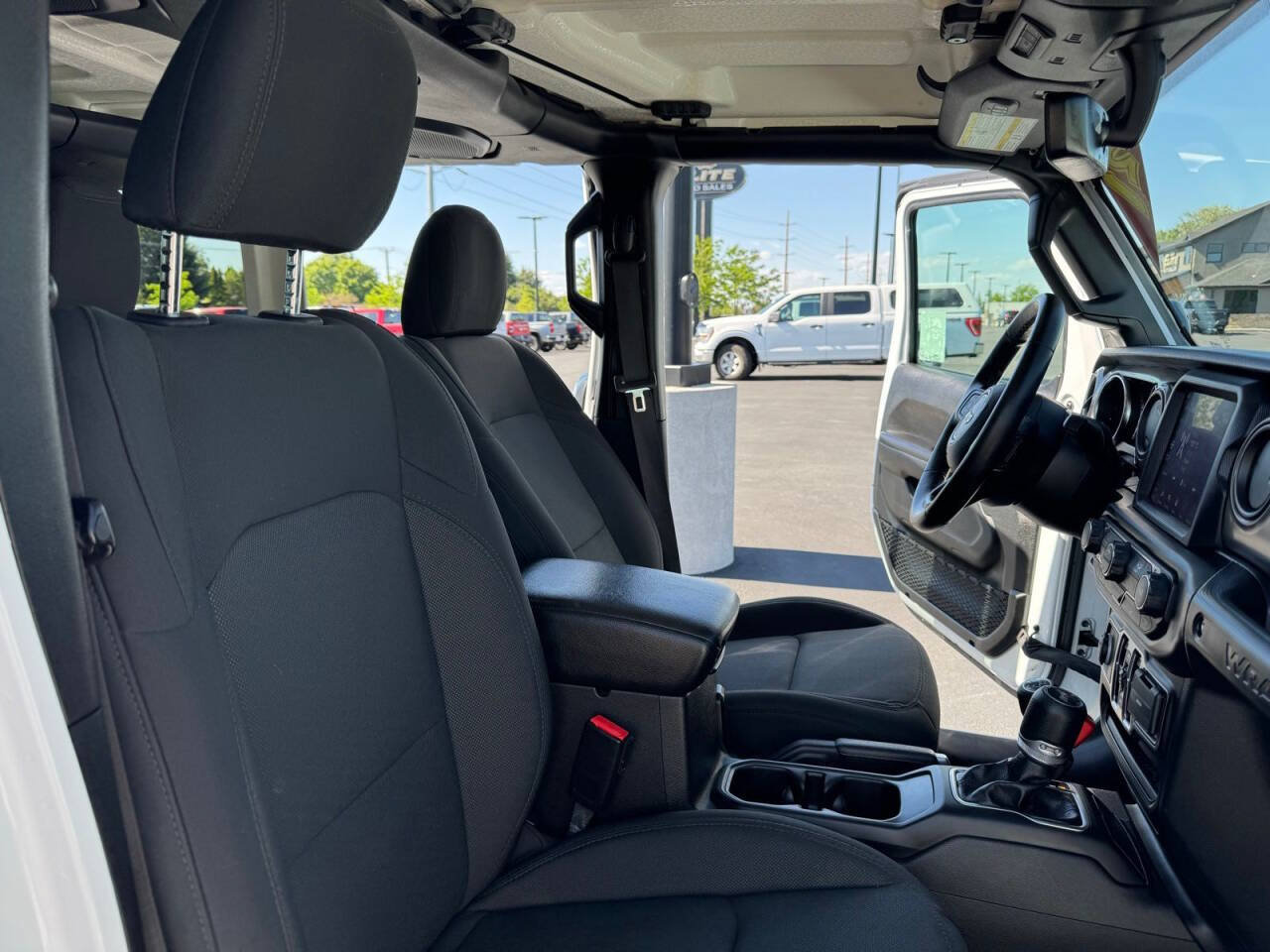 Used 2021 Jeep Wrangler Unlimited Sport w/ Uconnect 4C Nav & Sound Group AWD/4WD image 33