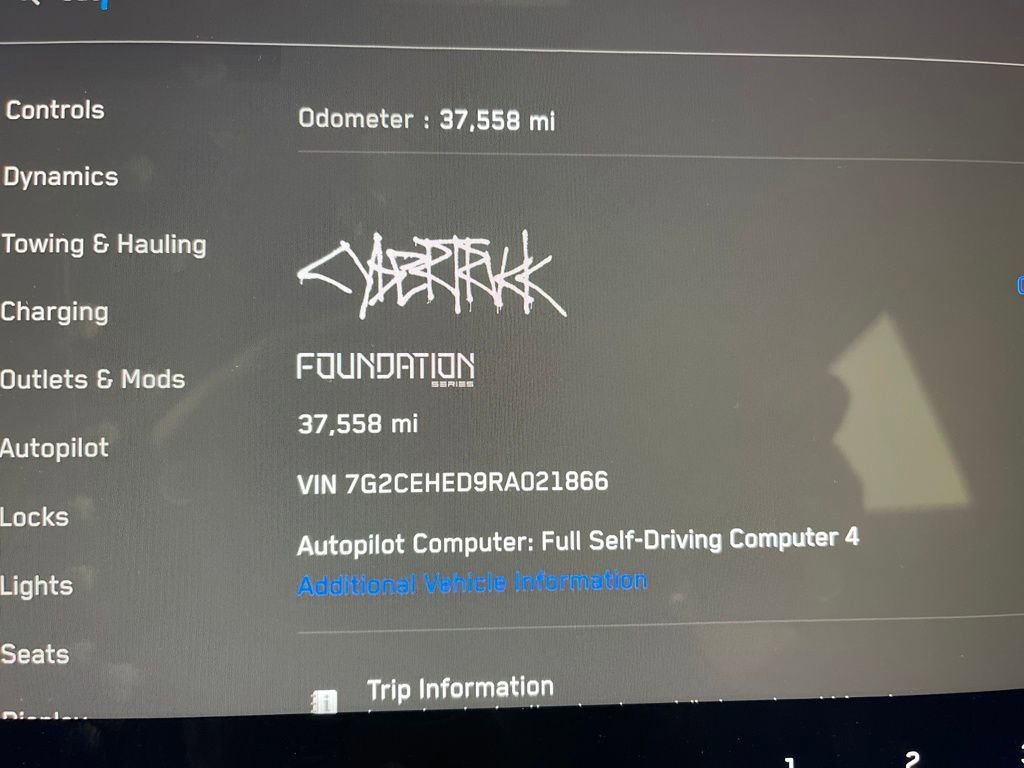 Used 2024 Tesla Cybertruck AWD Crew Cab image 19