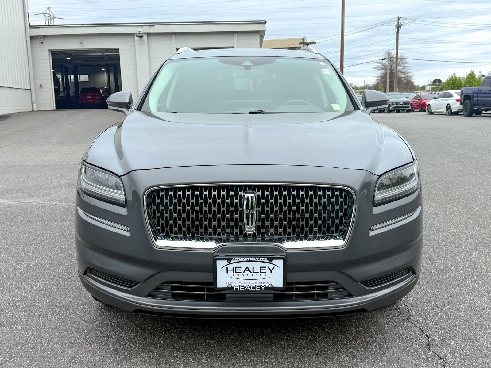 Used 2023 Lincoln Nautilus Reserve w/ Monochromatic Package AWD/4WD image 2