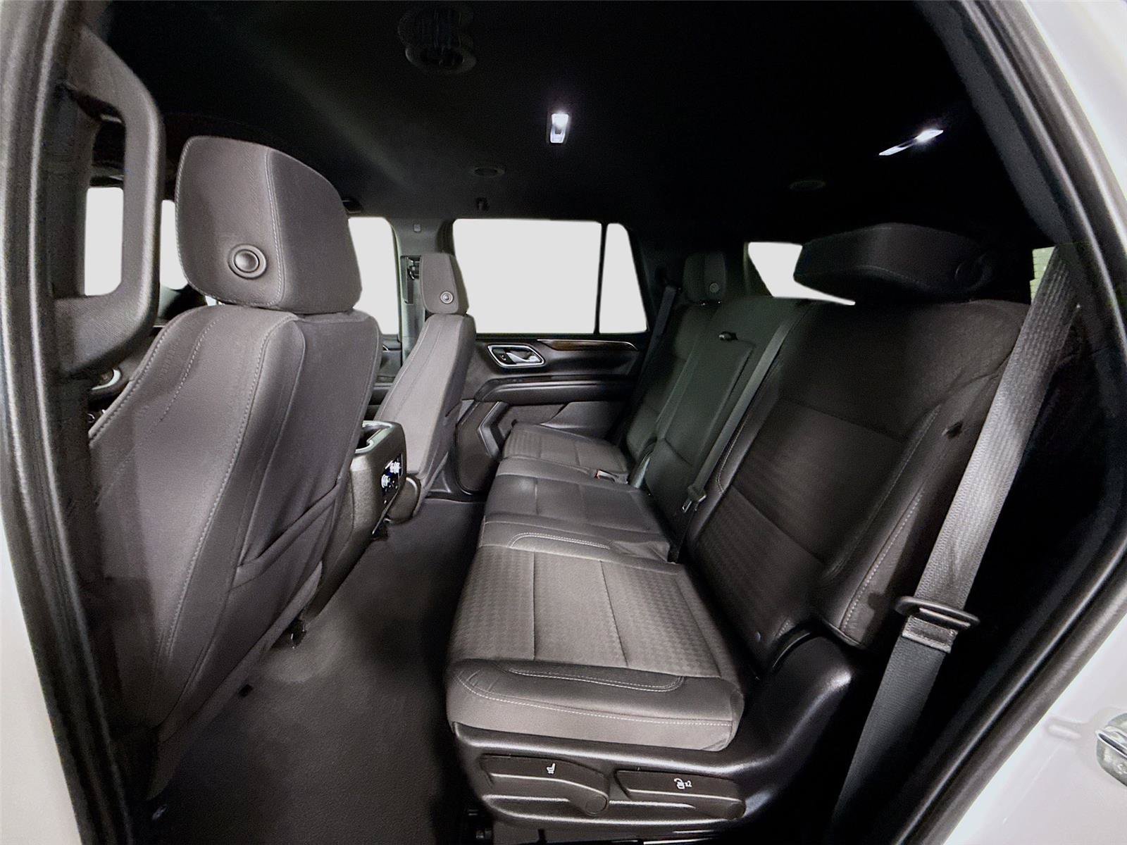 Used 2024 GMC Yukon SLE AWD/4WD image 16