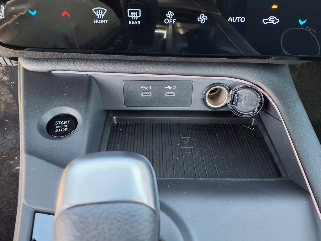 New 2026 Nissan Sentra SR w/ SR Premium Package FWD image 24