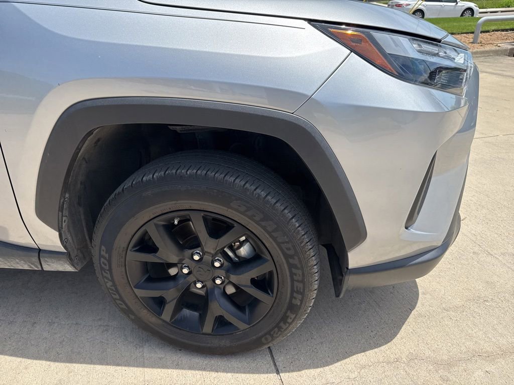 Used 2024 Toyota RAV4 LE FWD image 7