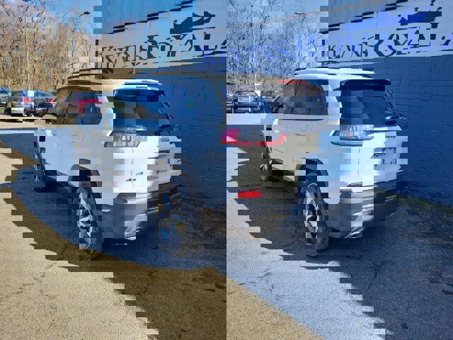 Used 2022 Jeep Cherokee Limited image 9