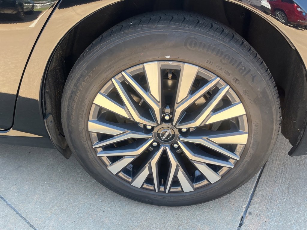 Used 2024 Nissan Altima 2.5 SV image 18