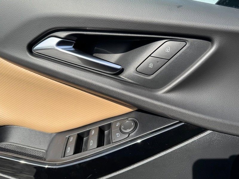 New 2026 Chevrolet Equinox ACTIV w/ Safety and Technology Package image 10