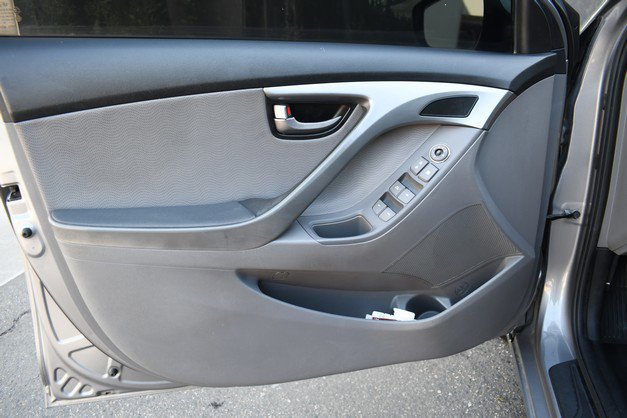 Used 2011 Hyundai Elantra Limited w/ Premium Pkg 5 FWD image 13