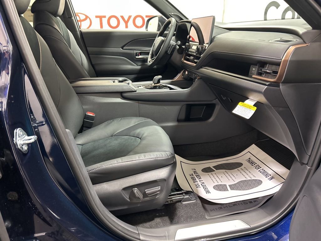 Used 2026 Toyota Grand Highlander AWD Hybrid image 13