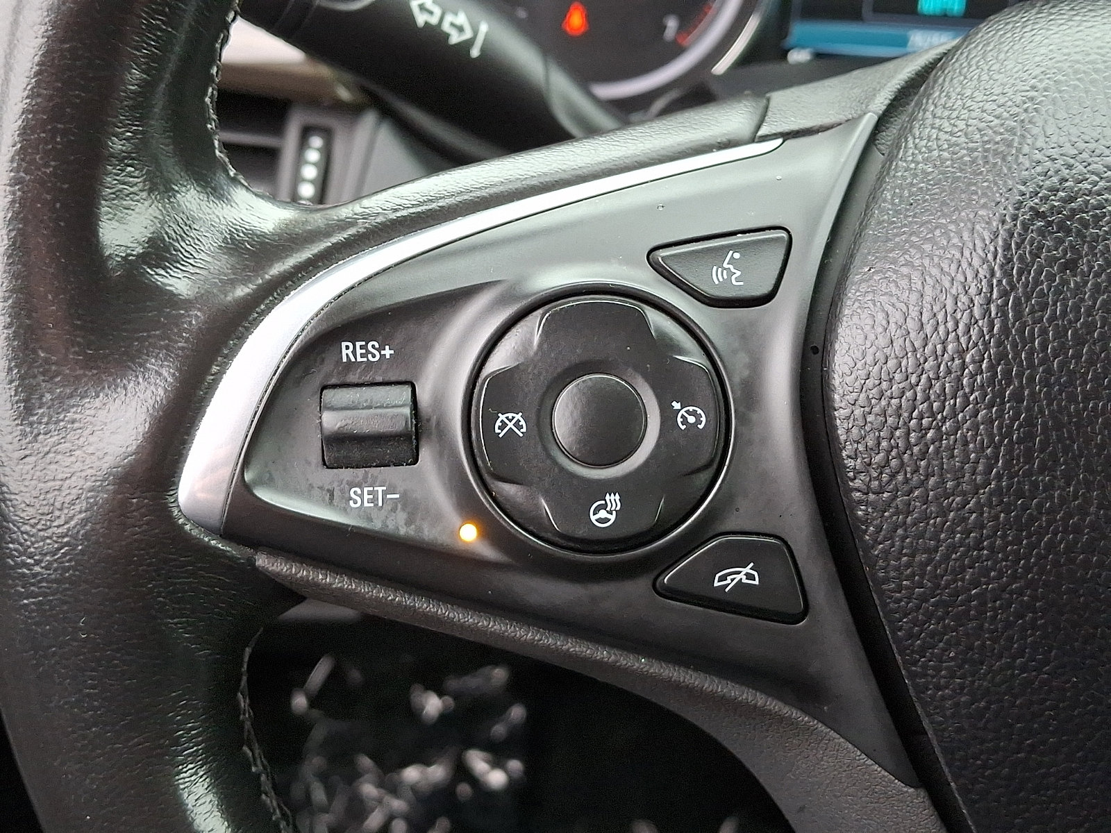 Used 2019 Buick Envision Essence image 21