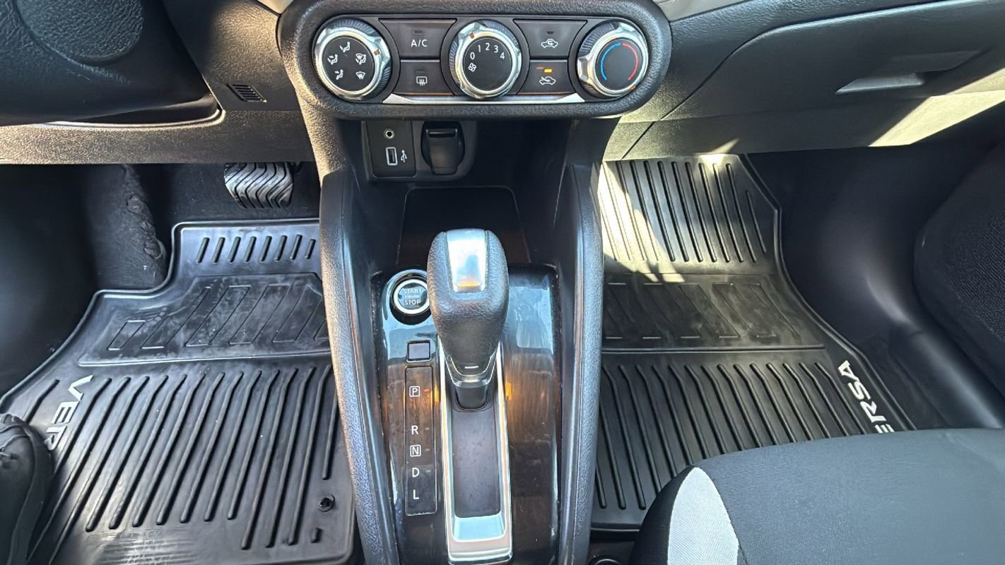 Used 2020 Nissan Versa SV image 21