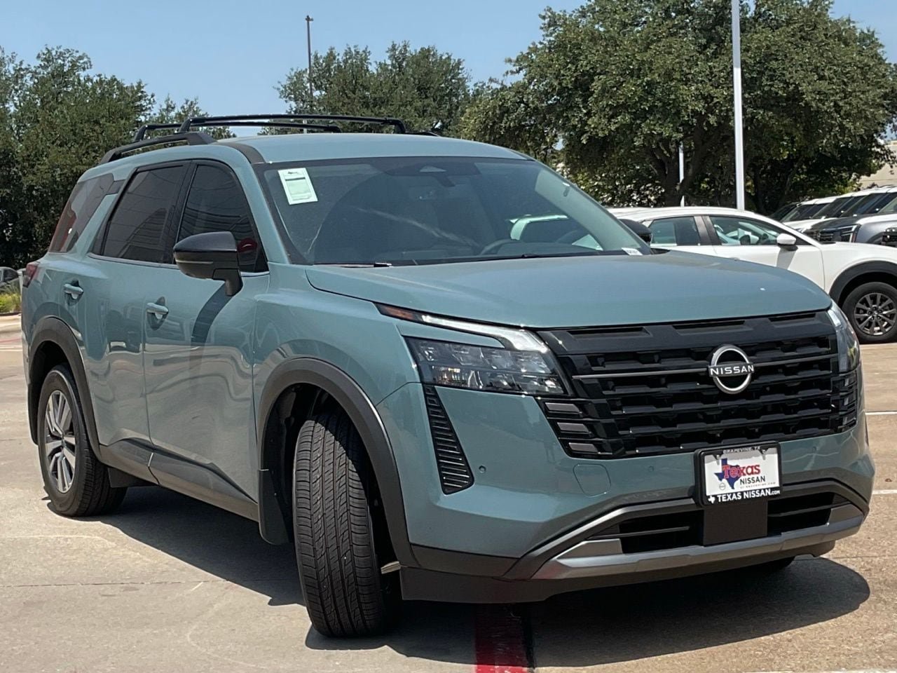 New 2026 Nissan Pathfinder SL AWD/4WD image 3