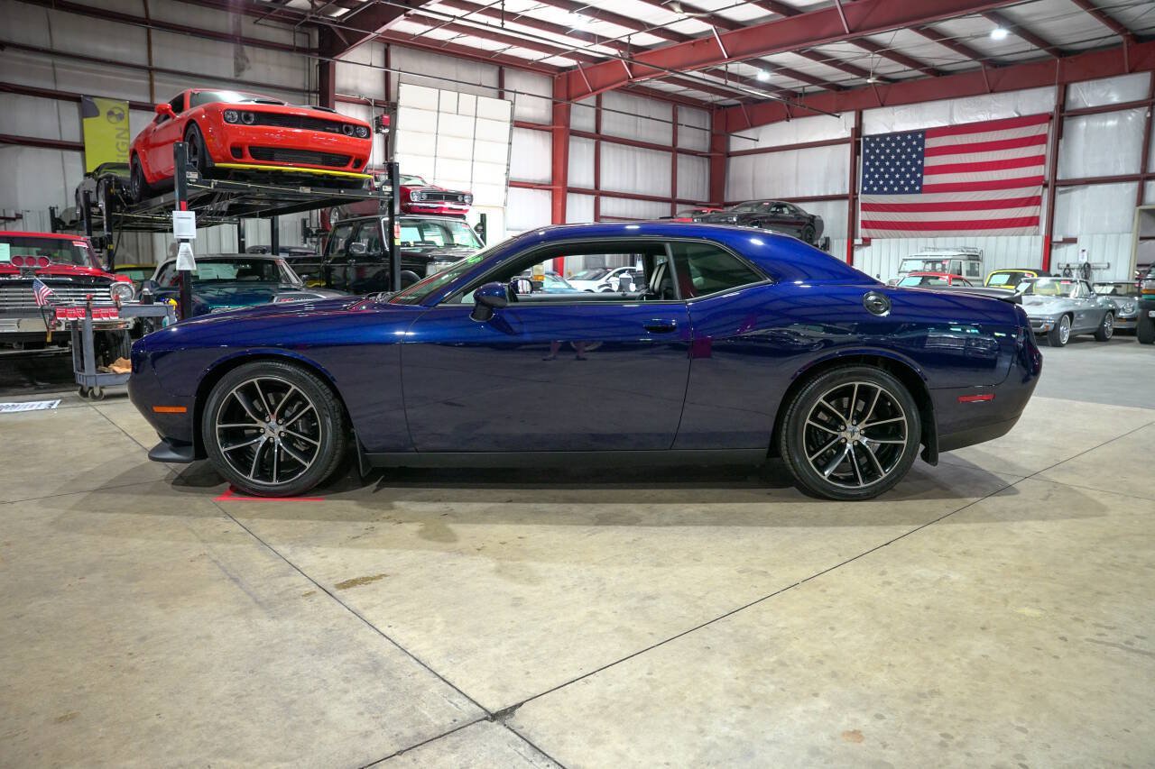 Used 2017 Dodge Challenger R/T Scat Pack RWD image 4