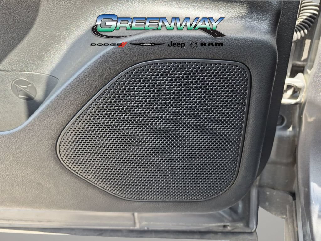Used 2024 Nissan Rogue SV AWD/4WD image 15