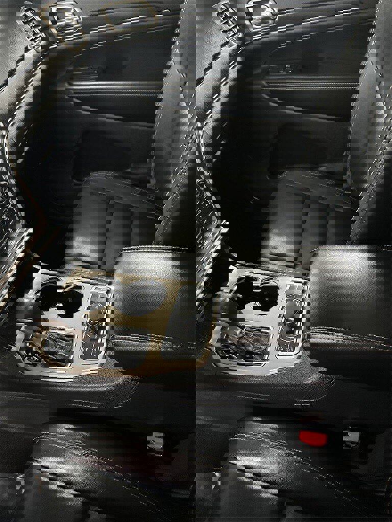 Used 2016 Jeep Grand Cherokee Limited w/ Trailer Tow Group IV image 18