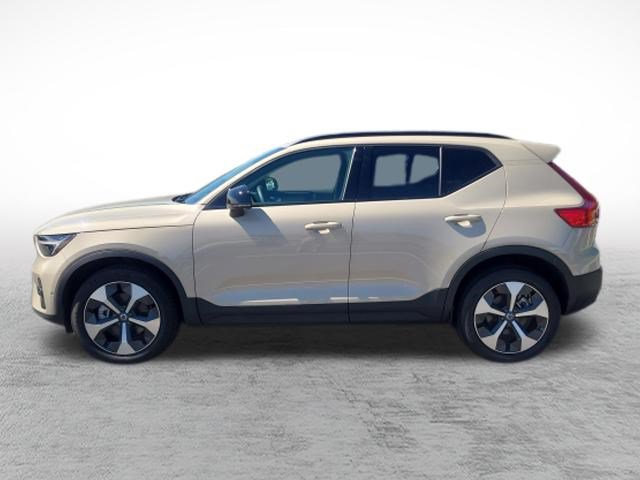 Used 2025 Volvo XC40 B5 Plus w/ Climate Package AWD/4WD image 8