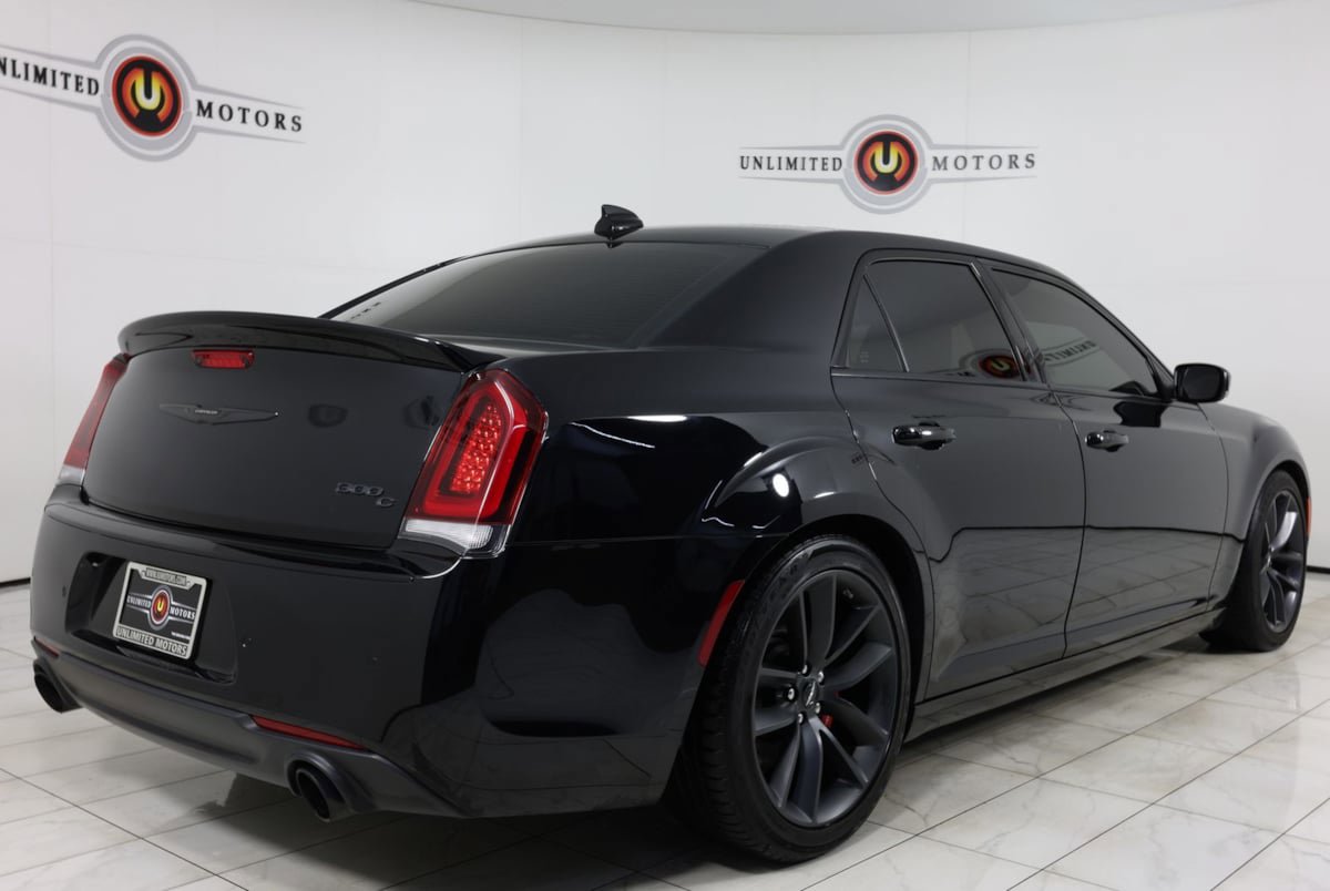 Used 2023 Chrysler 300 C RWD image 3