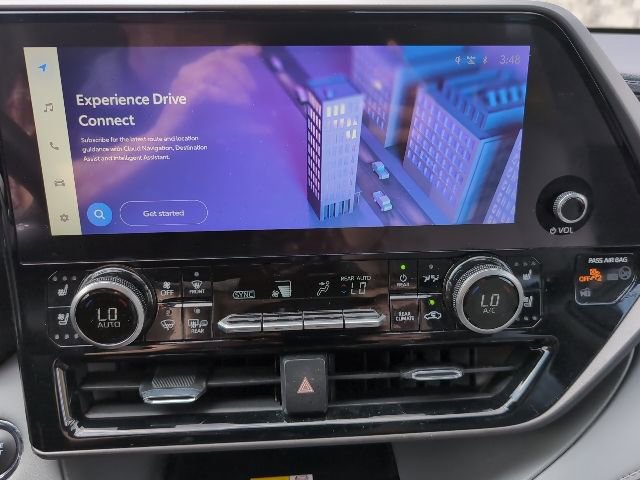Used 2023 Toyota Highlander Limited AWD/4WD image 16