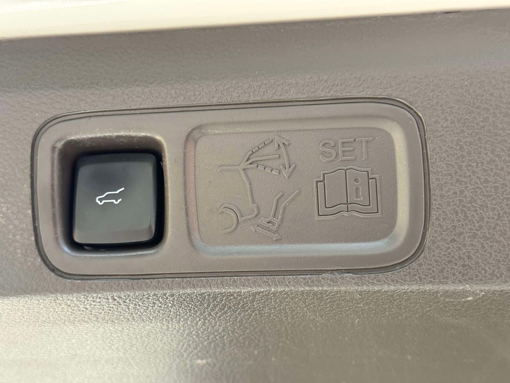 Used 2023 Lincoln Navigator Reserve AWD/4WD image 19